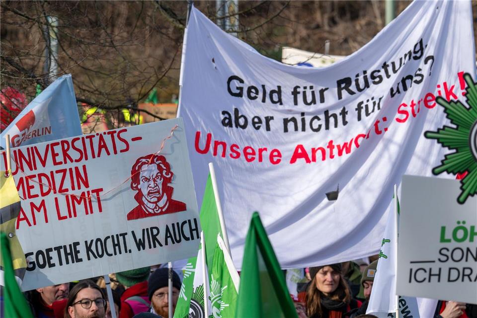 Im Tarifstreit haben sich die Beteiligten geeinigt (Archivbild)Soeren Stache/dpa