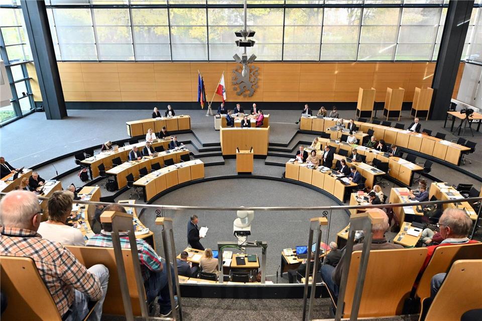 Im Thüringer Landtag ringen die Abgeordneten um eine Lösung für Entlastungen bei der Grundsteuer. (Symbolbild)Martin Schutt/dpa