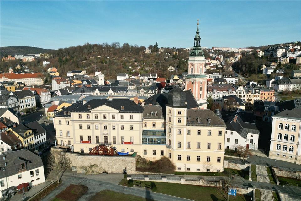 Im Unteren Schloss befindet sich ein Museum in den authentischen Räumen aus dem 19. Jahrhundert. (Archivbild)Bodo Schackow/dpa