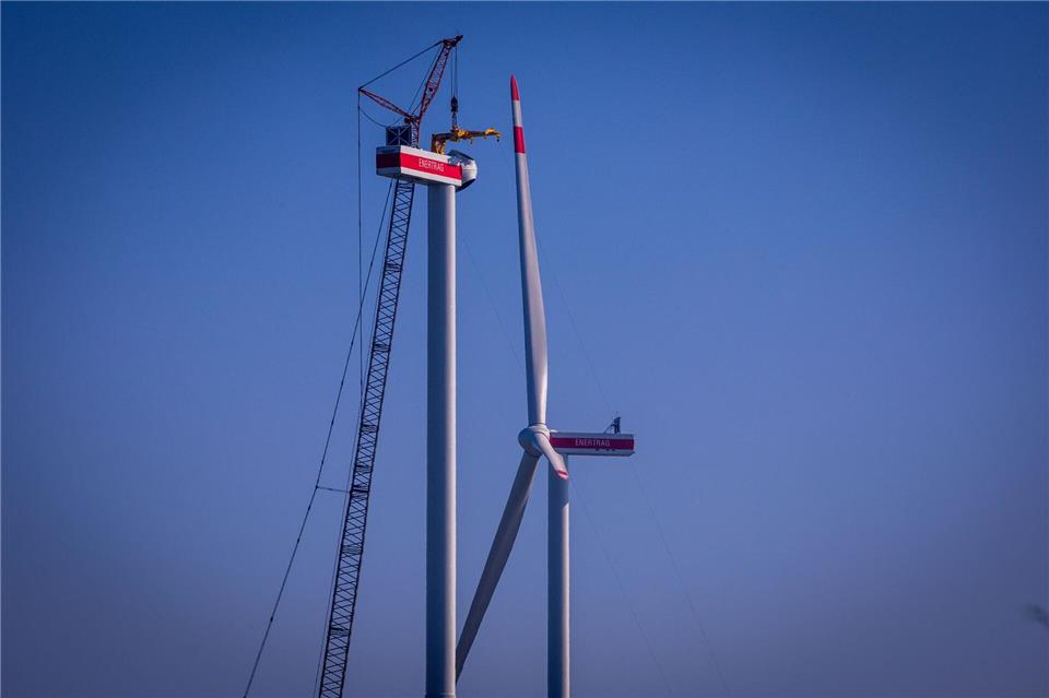 Im Windpark Elster (Landkreis Wittenberg) sollen 16 neue Anlagen 50 alte Windräder ersetzen. (Symbolbild) Jens Büttner/dpa