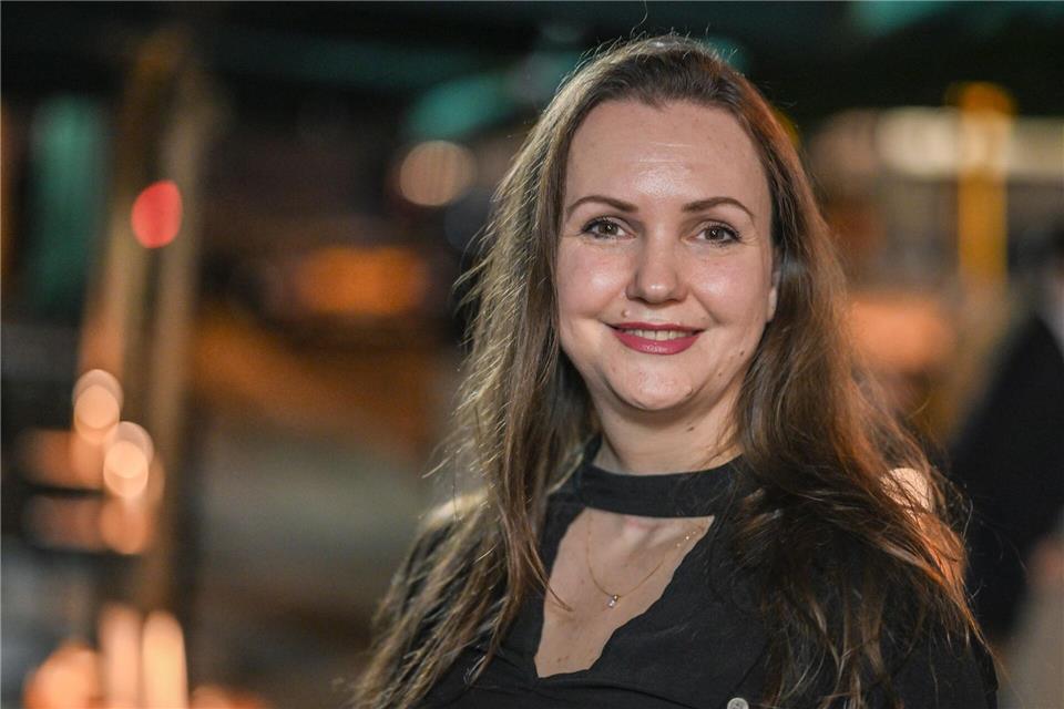 Im Winter sind Drinks mit schweren Aromen gefragt, sagt die Barkeeperin Susanne Baró Fernández.Jens Kalaene/dpa