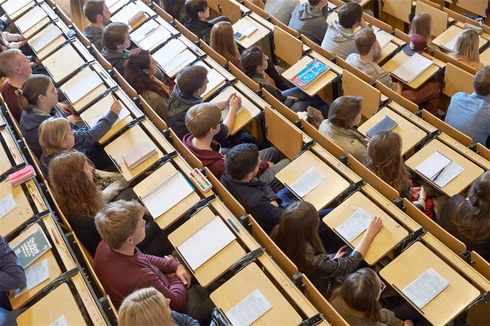 Im Wintersemester 2026/27 steigen die Semestergebühren erneut. (Archivbild) Thomas Frey/dpa