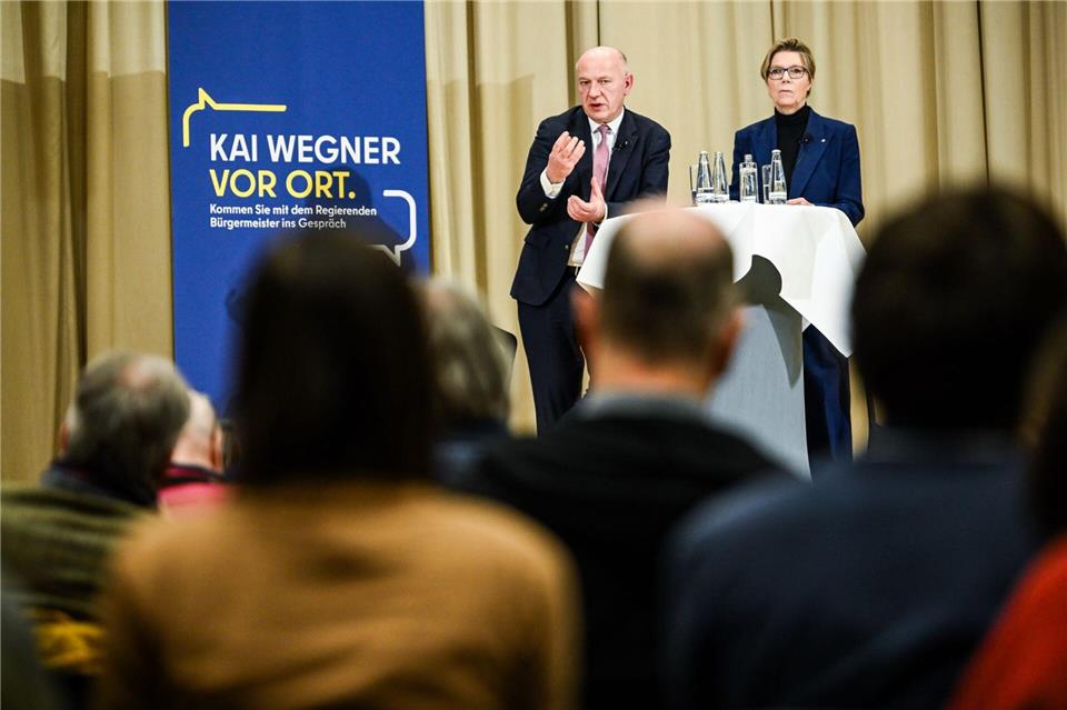 Im Zuge der Gesprächsreihe „Kai Wegner vor Ort“ stellt sich Berlins Regierender Bürgermeister Kai Wegner (CDU) regelmäßig Fragen von Bürgerinnen und Bürgern. Britta Pedersen/dpa