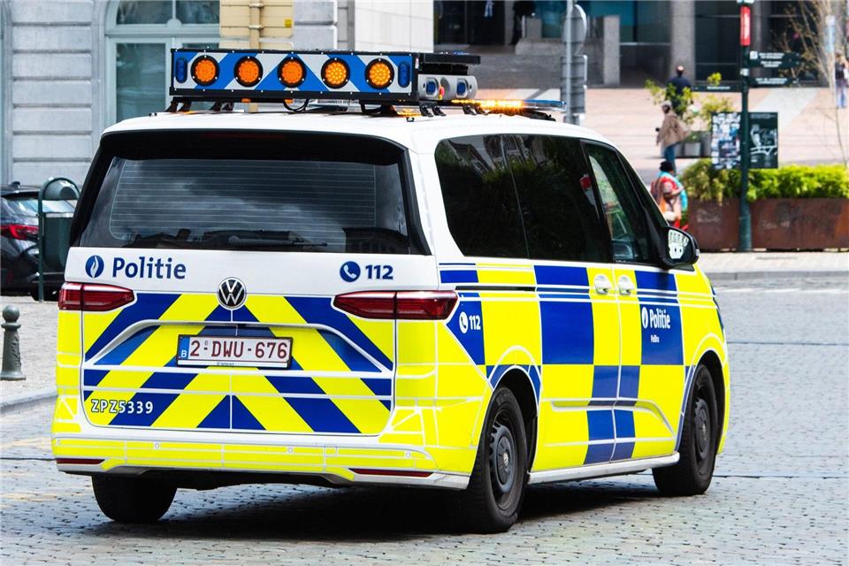 Im Zusammenhang mit den Ermittlungen durchsuchte die belgische Polizei 18 Objekte in Brüssel und Löwen. (Symbolbild) Alicia Windzio/dpa