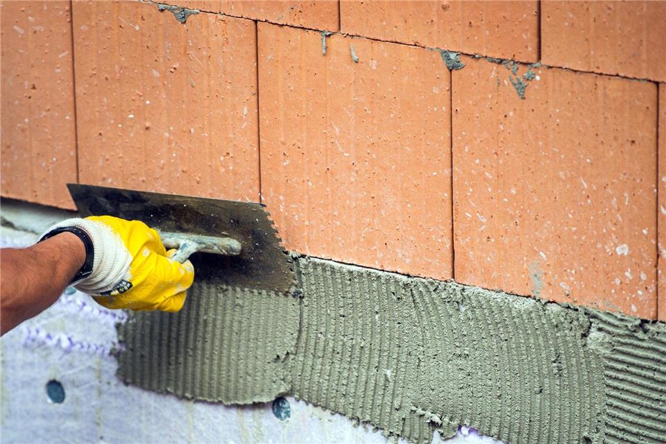 Im bayerischen Handwerk geht es bergab.Lino Mirgeler/dpa