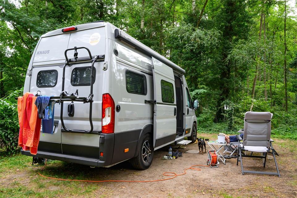 Im ersten Halbjahr kamen etwas weniger Touristen nach Brandenburg. (Symbolbild)Patrick Pleul/dpa