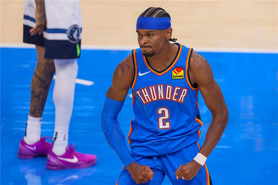 Im ersten Spiel nach seiner Wahl zum MVP überzeugte Shai Gilgeous-Alexander erneut.Nate Billings/AP/dpa