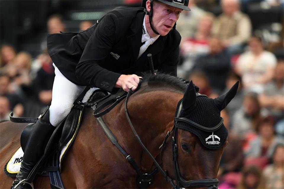 Im französischen St. Tropez verpasste Marcus Ehning mit Stargold den Sieg im „Großen Preis“.