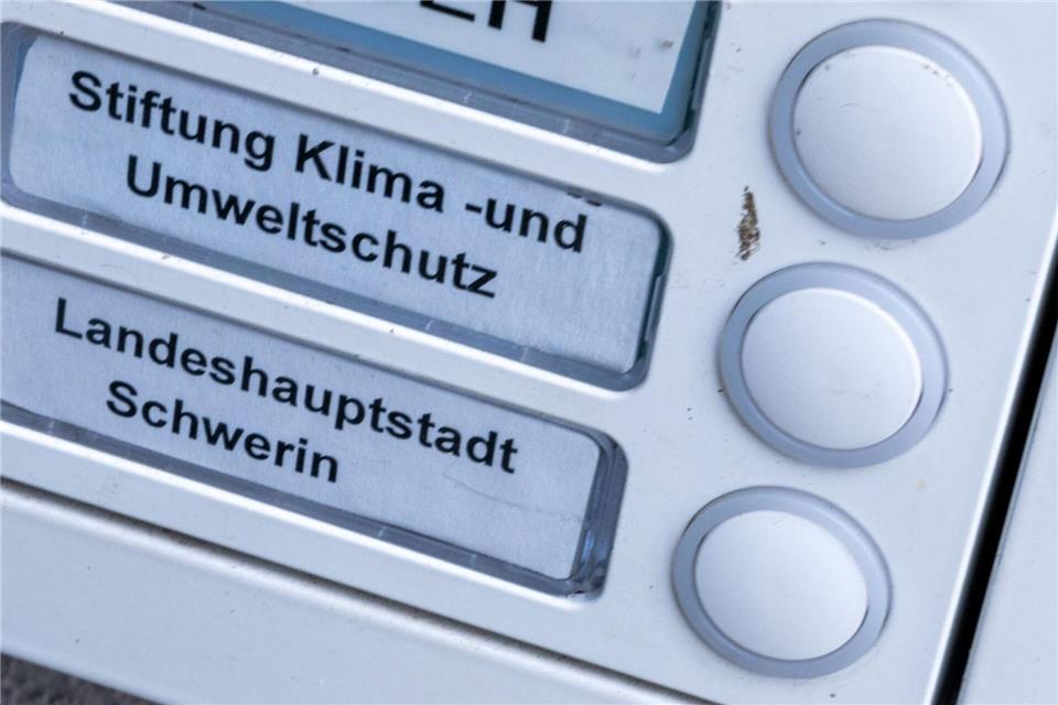 Im juristischen Streit um die Erhebung einer Schenkungssteuer hat die Klimastiftung MV gegen das Land den Kürzeren gezogen. (Symbolbild)Jens Büttner/dpa