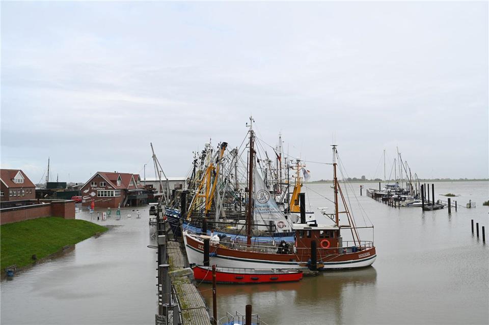 Im langjährigen Durchschnitt der NLWKN-Statistik treten leichte Sturmfluten an der niedersächsischen Nordseeküste etwa zehn Mal pro Jahr auf. (Archivbild) Lars Penning/dpa