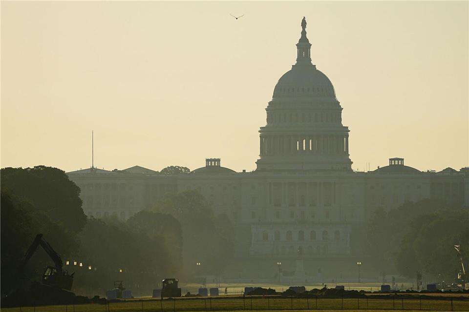 Im monatelangen Haushaltsstreit gibt es eine Einigung - aber nur teilweise. (Archivbild)Matt Rourke/AP/dpa
