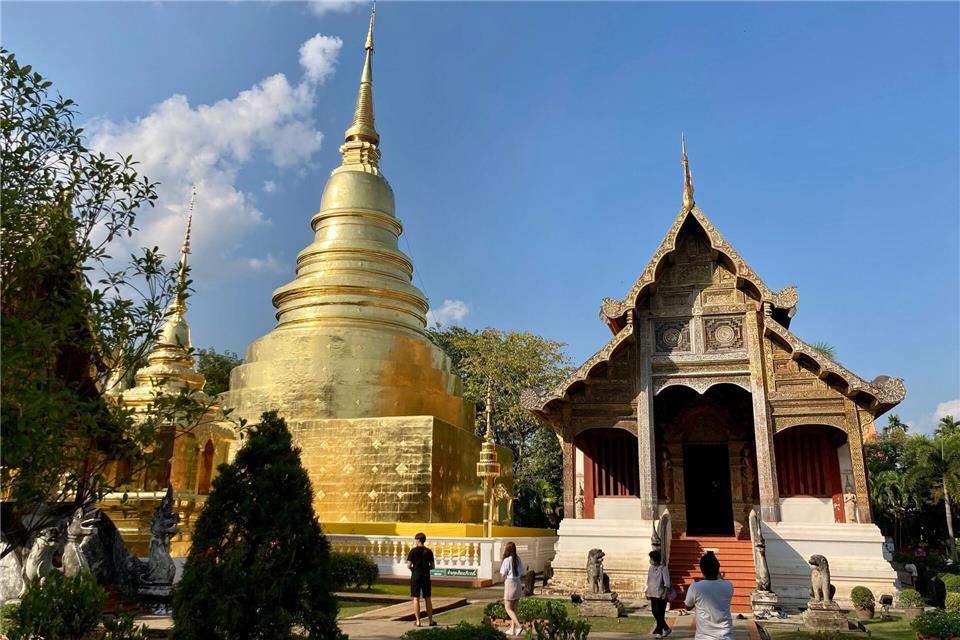 Im überwiegend buddhistischen Thailand finden die Einäscherungen meist in Tempeln statt.Carola Frentzen/dpa