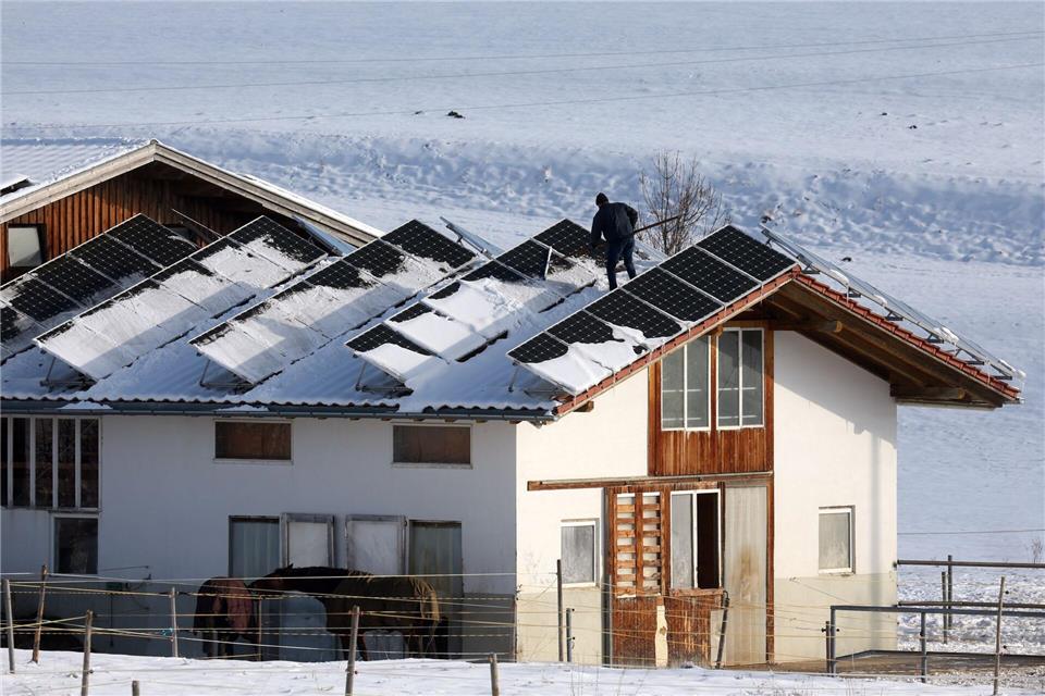 Im vergangenen Jahr produzierten private Solaranlagen in Saarland und im Bayern im Schnitt den meisten Strom.(Archiv)Karl-Josef Hildenbrand/dpa/dpa-tmn