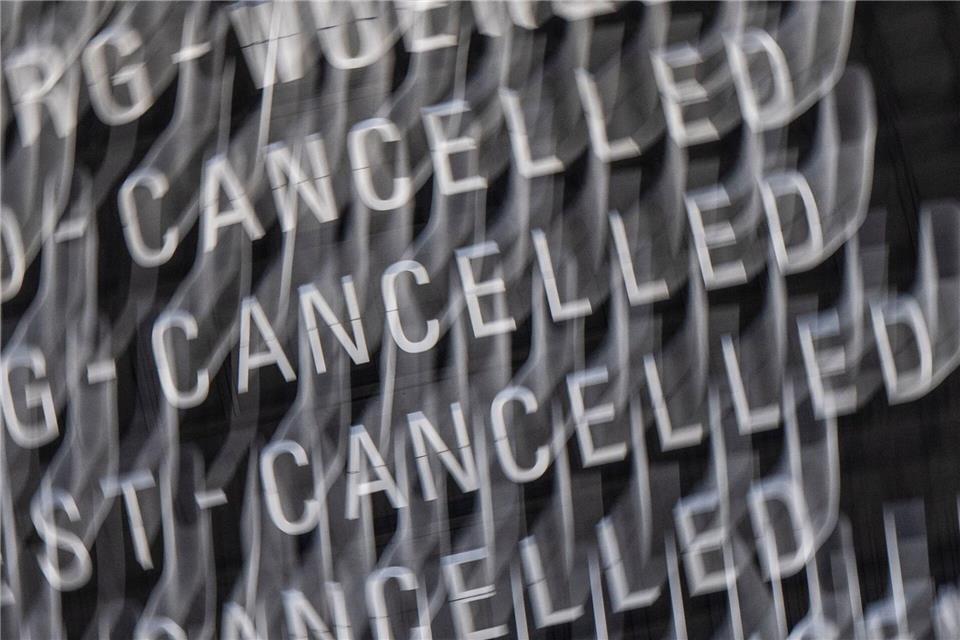 Im vergangenen Jahr sind weniger Beschwerden bei der Schlichtungsstelle Reise und Verkehr eingegangen. (Archivbild)Boris Roessler/dpa