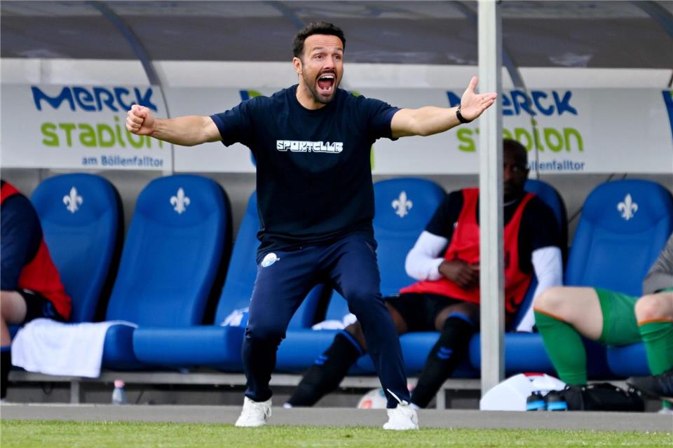 Immer am Anschlag: Paderborn-Trainer Ralf Kettemann (Archivbild).Florian Wiegand/dpa