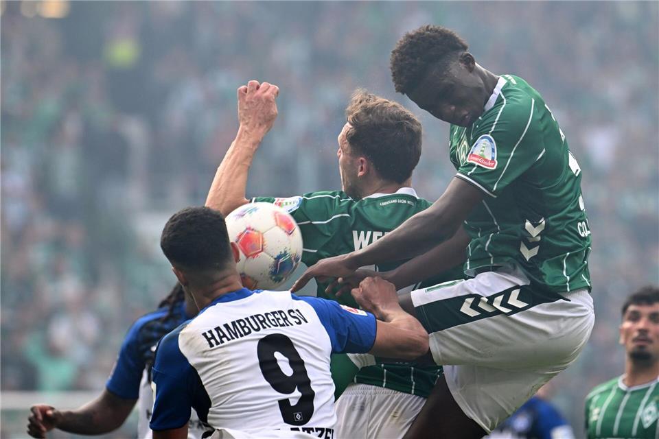 Immer brisant: das Nordderby des HSV gegen Werder Bremen. (Archivbild)Carmen Jaspersen/dpa