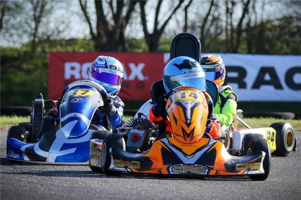Immer vorne dabei: Der 8-jährige Lukas Krieger (Nummer 14) aus Stadtlohn ist ein extrem talentierter Kartfahrer und konnte bereits den ersten Meistertitel einfahren.