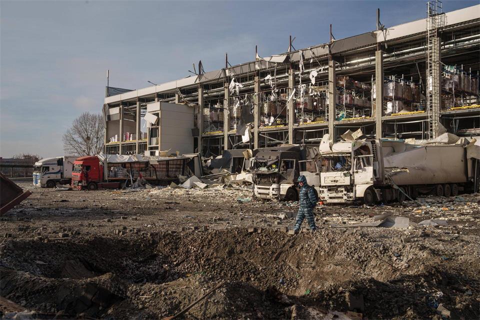 Immer wieder greift Russland massiv die ukrainische Hauptstadt an. (Archivbild)Evgeniy Maloletka/AP/dpa