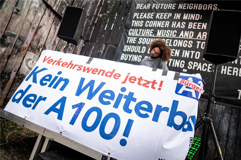 Immer wieder kam es in den vergangenen Jahren zu Protesten gegen den Ausbau der A100. (Archivbild)Fabian Sommer/dpa