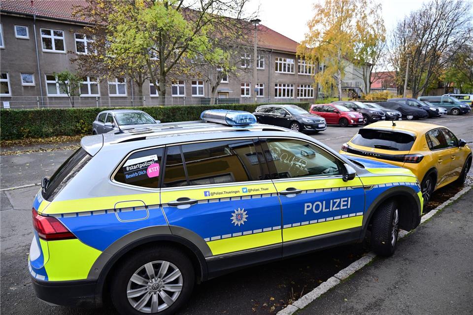 Immer wieder kommt es an Thüringer Schulen zu Bombendrohungen. Bisher wurden aber keine Tatverdächtige ermittelt. (Archivbild)Martin Schutt/dpa
