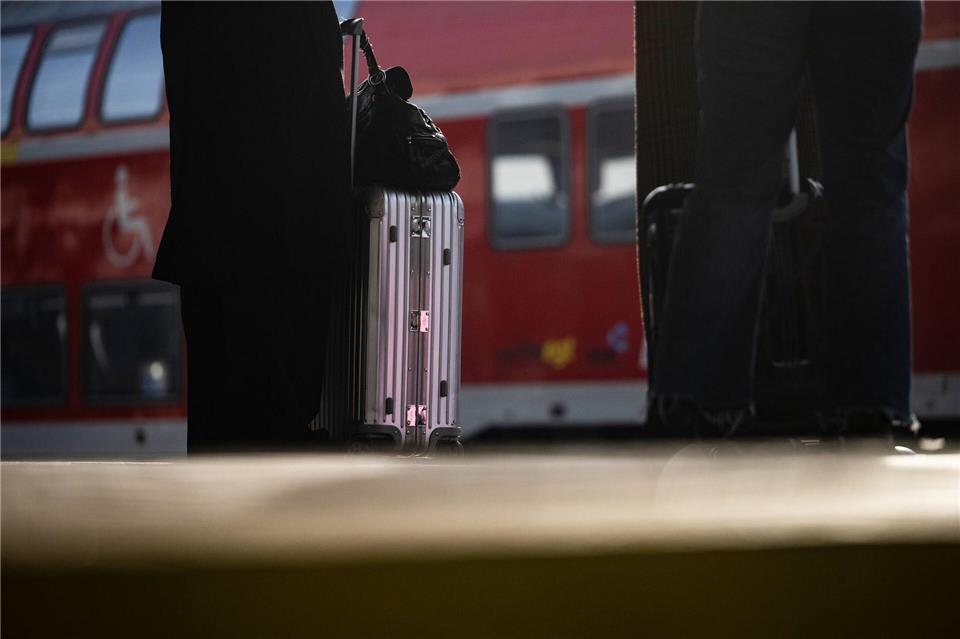 Immer wieder kommt es zum Diebstahl von Reisegepäck. (Illustration)Marijan Murat/dpa