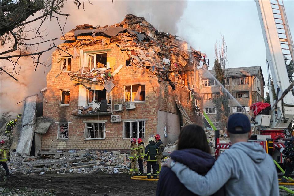 Immer wieder nimmt Russland Kiew ins Visier.Efrem Lukatsky/AP/dpa