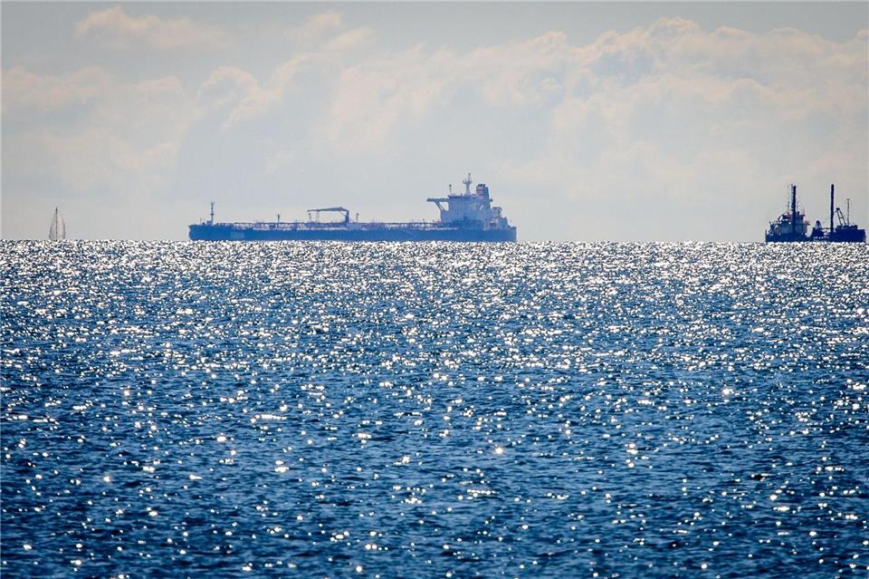 Immer wieder werden in Europa Tanker der russischen Schattenflotte eingenommen.Jens Büttner/dpa