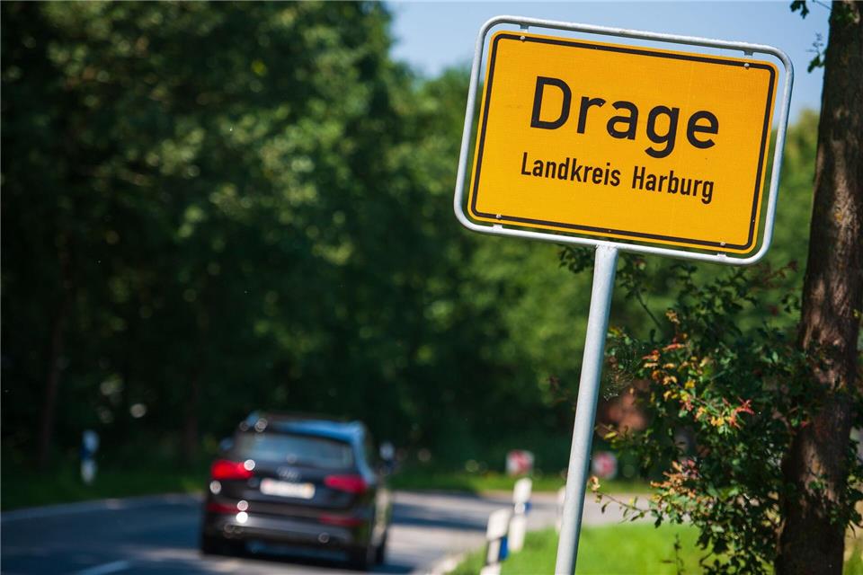 Immer wieder werden in der Elbe Knochenteile gefunden, ein Zusammenhang mit dem Verschwinden einer Familie 2015 bei Drage ist diesmal unwahrscheinlich. (Archivbild)Philipp Schulze/dpa