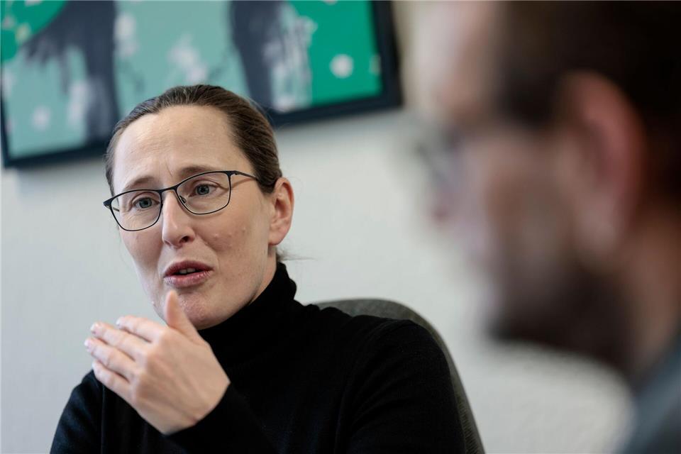 Immobilienfachwirtin Veronika Sophie Graff von der Diakonie Stiftung Salem hat geholfen die passende Wohnung zu finden. David Ebener/dpa