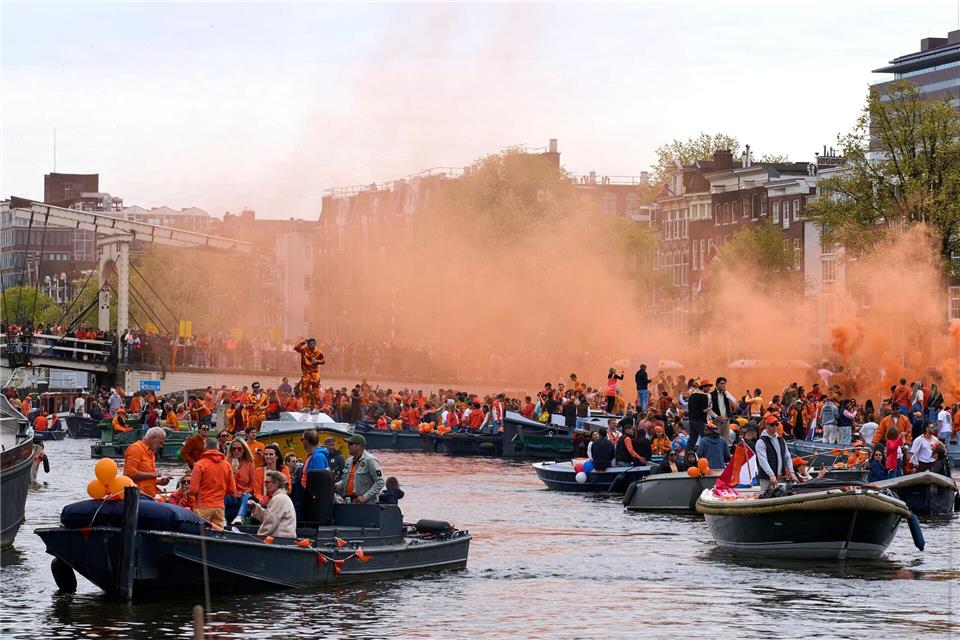 In Amsterdam wird am „Koningsdag“ der Geburtstag des niederländischen Königs Willem-Alexander gefeiert. Peter Dejong/AP/dpa