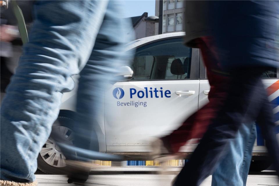 In Antwerpen wurde ein sechsjähriger Junge beim Überqueren eines Zebrastreifens von einem Polizeiwagen erfasst. (Archivbild)Anna Ross/dpa