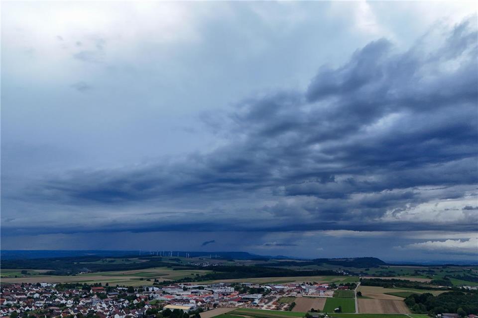 In Baden-Württemberg werden weitere Schauer und Gewitter erwartet.Marius Bulling/onw-images/dpa