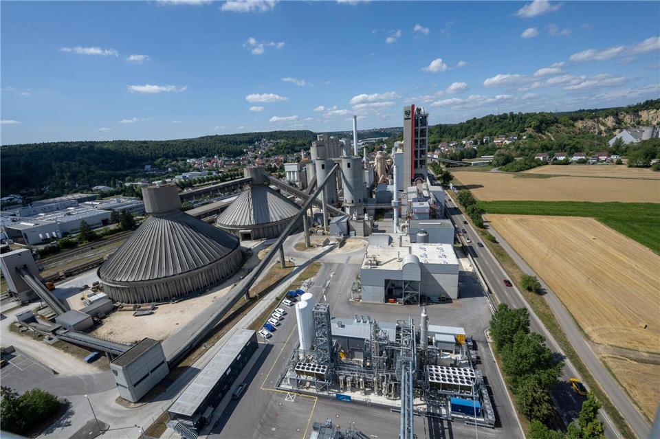 In Baden-Württemberg wird an klimafreundlichem Zement geforscht.Stefan Puchner/dpa