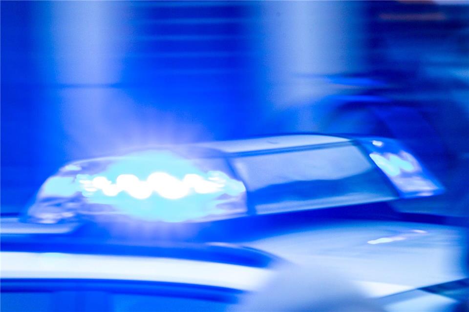 In Barth wurde ein 41-Jähriger tot aus dem Wasser geborgen (Symbolbild)Jens Büttner/dpa