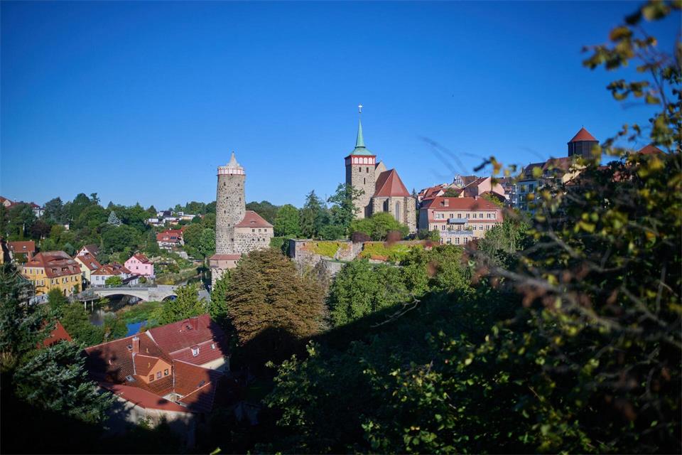 In Bautzen haben die Bauarbeiten für das Sorbische Wissensforum begonnen. (Archivbild)Robert Michael/dpa