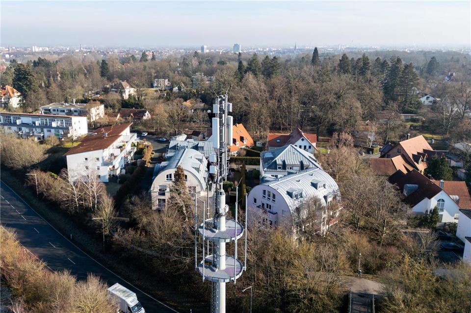 In Bayern gibt es längst nicht überall mobiles Internet. (Archivbild)Daniel Karmann/dpa