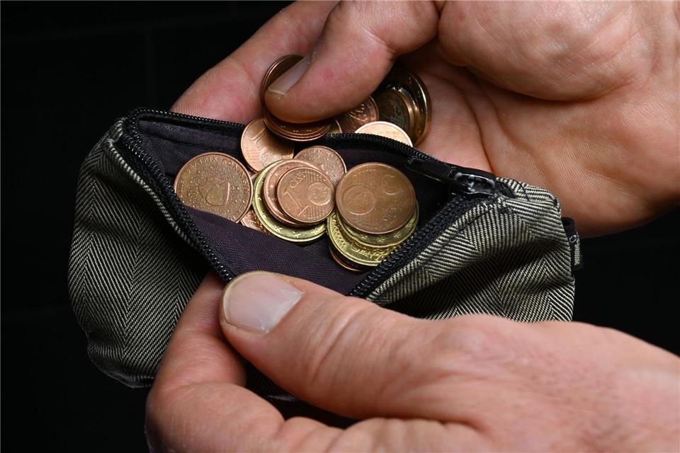 In Bayern ist Überschuldung vergleichsweise selten. (Symbolbild)Martin Schutt/dpa