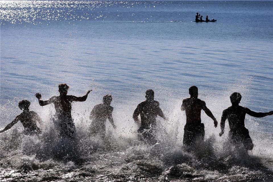 In Bayern laden viele Seen in schöner Umgebung im Sommer zum Baden ein. (Archivbild)Karl-Josef Hildenbrand/dpa