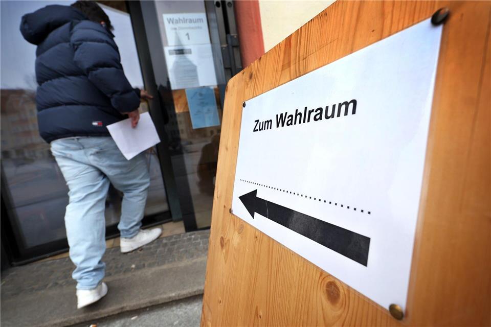 In Bayern laufen die Stichwahlen für Bürgermeister, Oberbürgermeister und Landräte. Karl-Josef Hildenbrand/dpa