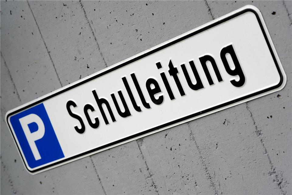 In Bayern sind derzeit fast 50 Schulen ohne Schulleitung. (Symbolbild) Marius Becker/dpa