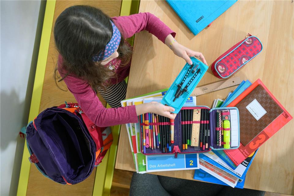 In Bayern wird die Zahl der Schüler in den kommenden Jahren steigen. (Symbolbild)Hendrik Schmidt/dpa