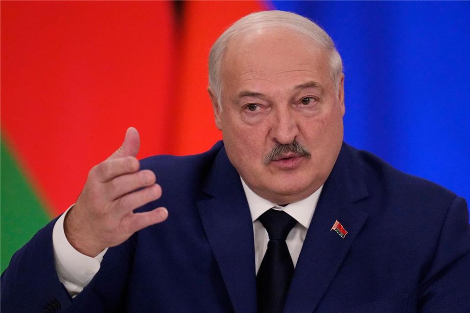 In Belarus hat Machthaber Alexander Lukaschenko erneut Gefangene begnadigt und freigelassen - diesmal 31 Ukraine. (Archivbild)Alexander Zemlianichenko/AP/dpa