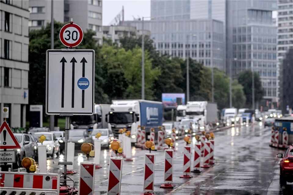 In Berlin bremsen zahlreiche Baustellen den Verkehr aus. (Archivbild)Britta Pedersen/dpa