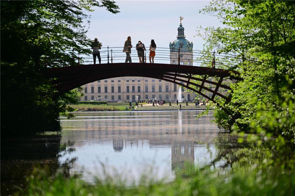 In Berlin leben nach Angaben der Malteser rund 65.000 Menschen mit Demenz. (Symbolbild)Sebastian Christoph Gollnow/dpa