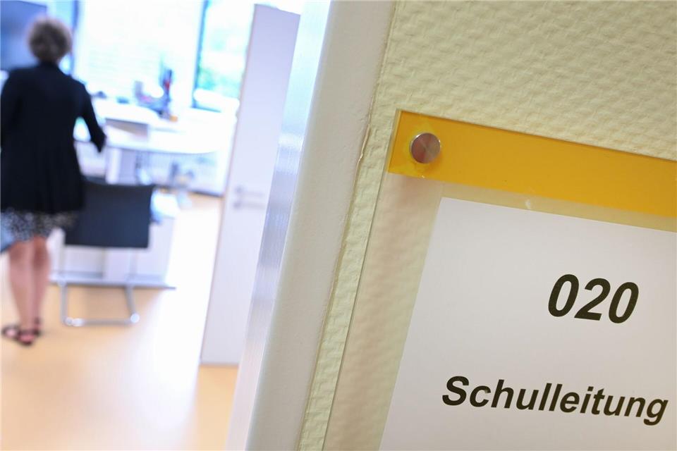 In Berlin sind Schulen oft Tatorte - die Liste der Straftaten ist lang. (Symbolbild)Arne Dedert/dpa