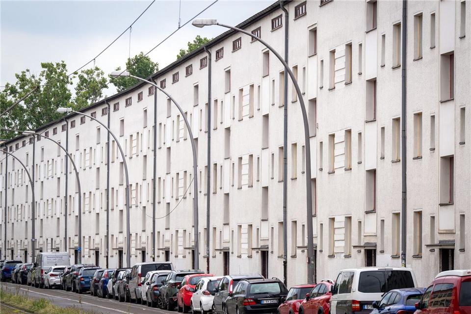 In Berlin sind die Angebotsmieten in den letzten Jahren stark gestiegen. (Archivbild) Soeren Stache/dpa