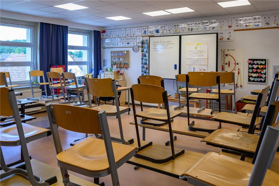 In Berlin und Brandenburg entscheiden die Schulleitungen über Hitzefrei. (Symbolbild)Patrick Pleul/dpa