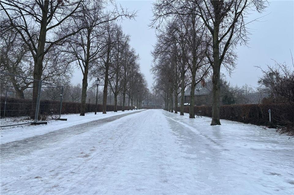 In Berlin und Brandenburg wird es glatt und nebelig. (Archivbild)Oliver von Riegen/dpa