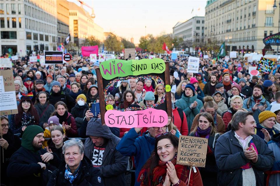 In Berlin und Kiel sind Demonstrationen zu den Merz-Äußerungen geplant.Annette Riedl/dpa