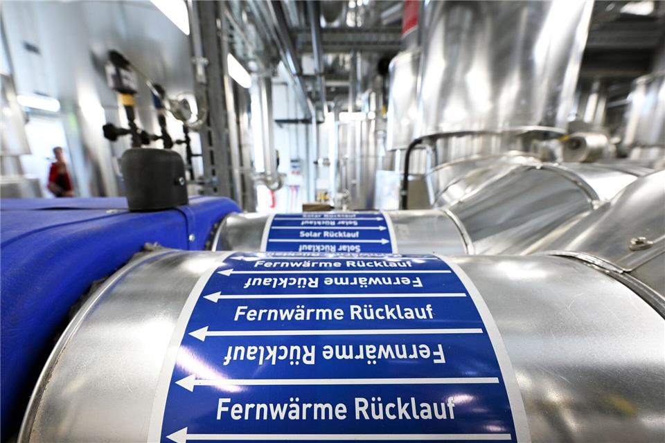 In Berlin und Teilen von Brandenburg wird auch in vielen neuen Wohngebäuden mit Fernwärme geheizt. (Archivfoto)Soeren Stache/dpa/dpa-tmn
